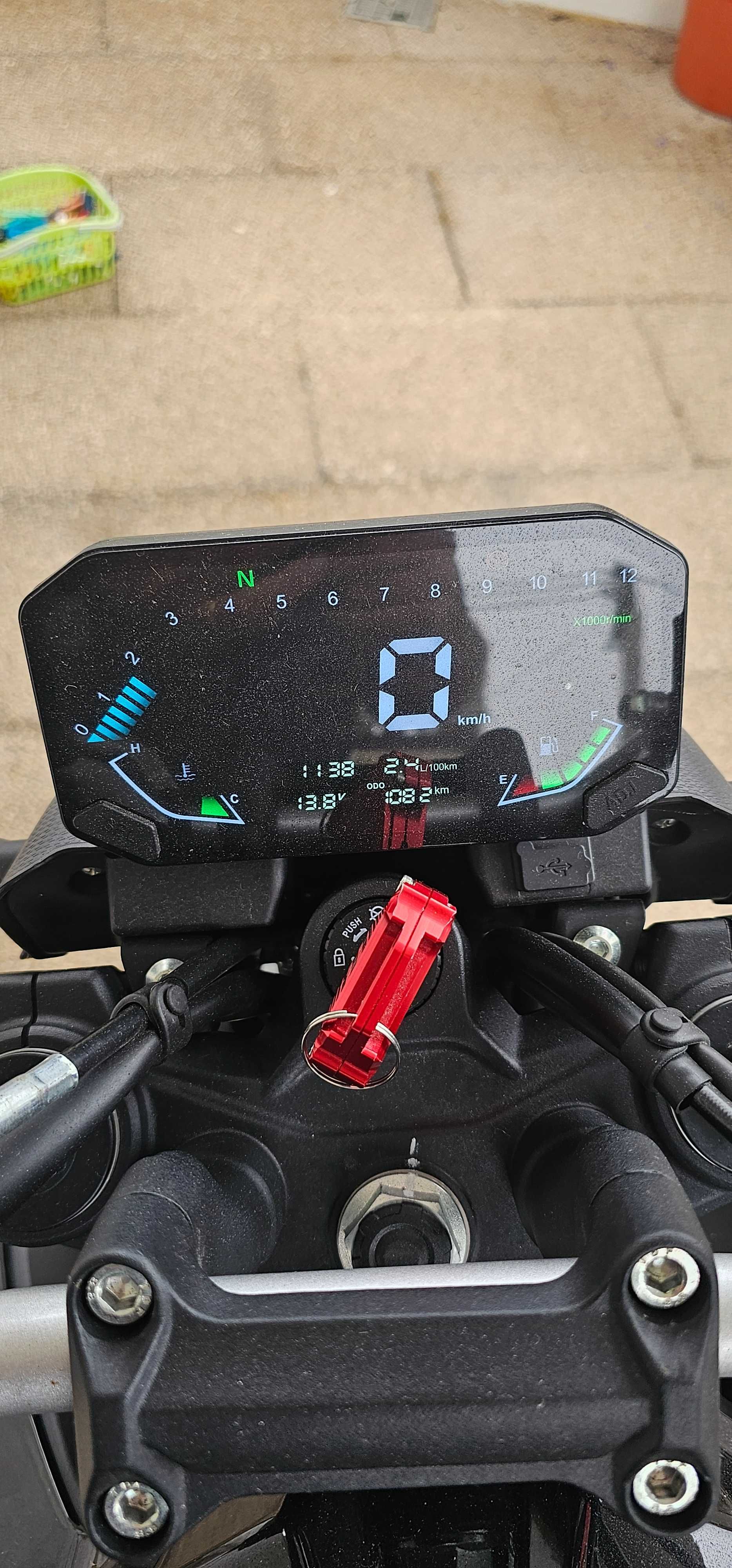 Moto Voge 125 R como nova