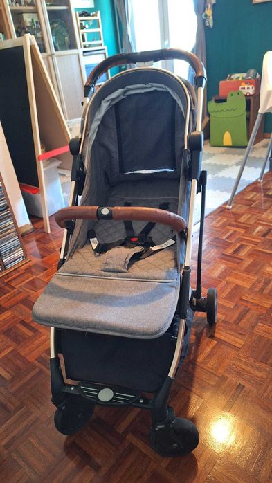 Carrinho Aviator Maxy baby compacto ideal para aeroportos