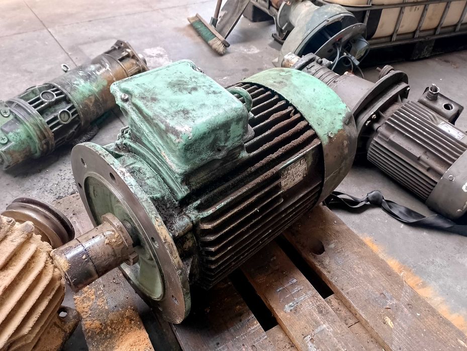 Silnik elektryczny VEM 18.5 KW 3 fazowy 1455 obr.
