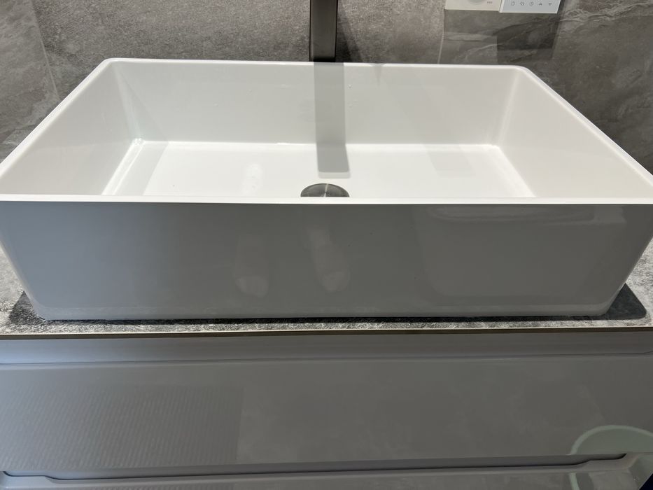 Продам тумбу з умивальником