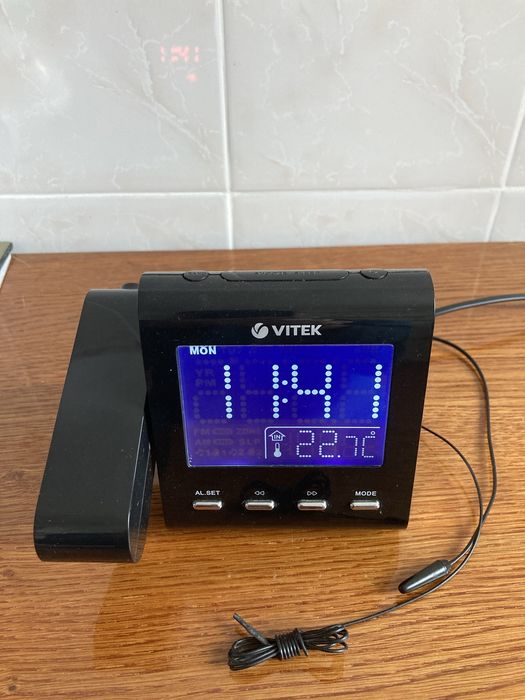 Продаю FM радіо годинник