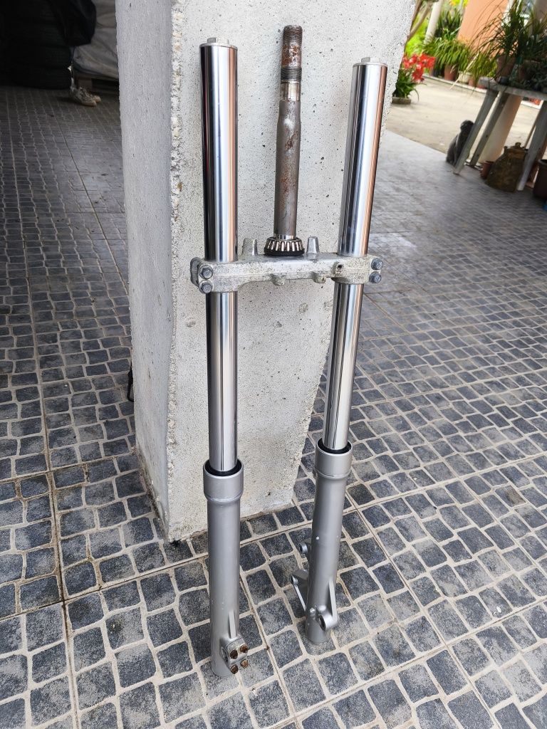 Jantes supermotard e suspensão XT600