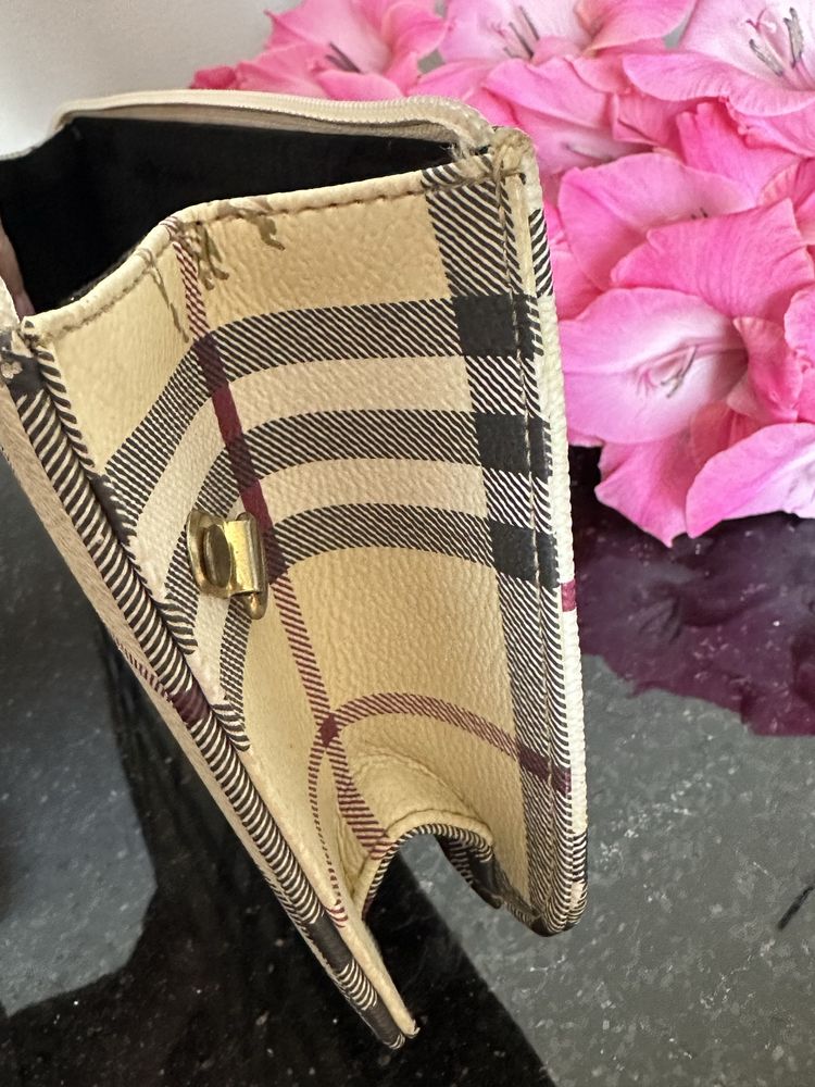Kosmetyczka burberry używana w kratkę