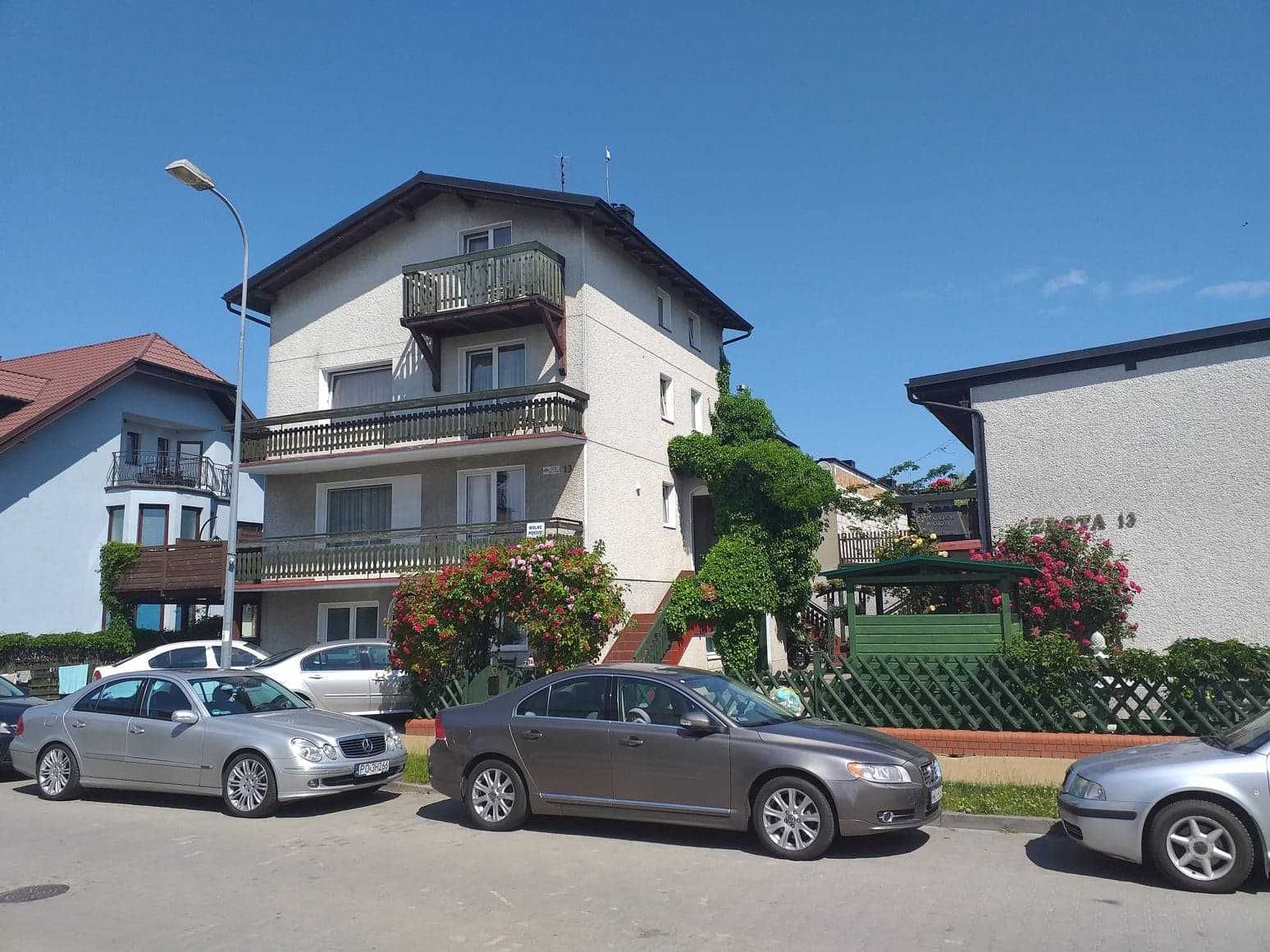 Pokoje i apartamenty Karwia Złota 13 noclegi