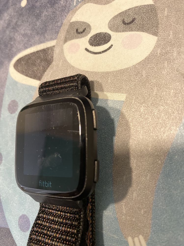 Fitbit Versa смарт часы