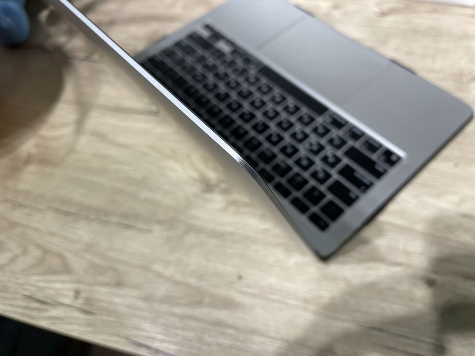 Дисплей с крышкой в сборе MacBook Air A2337 на процеесоре m1.