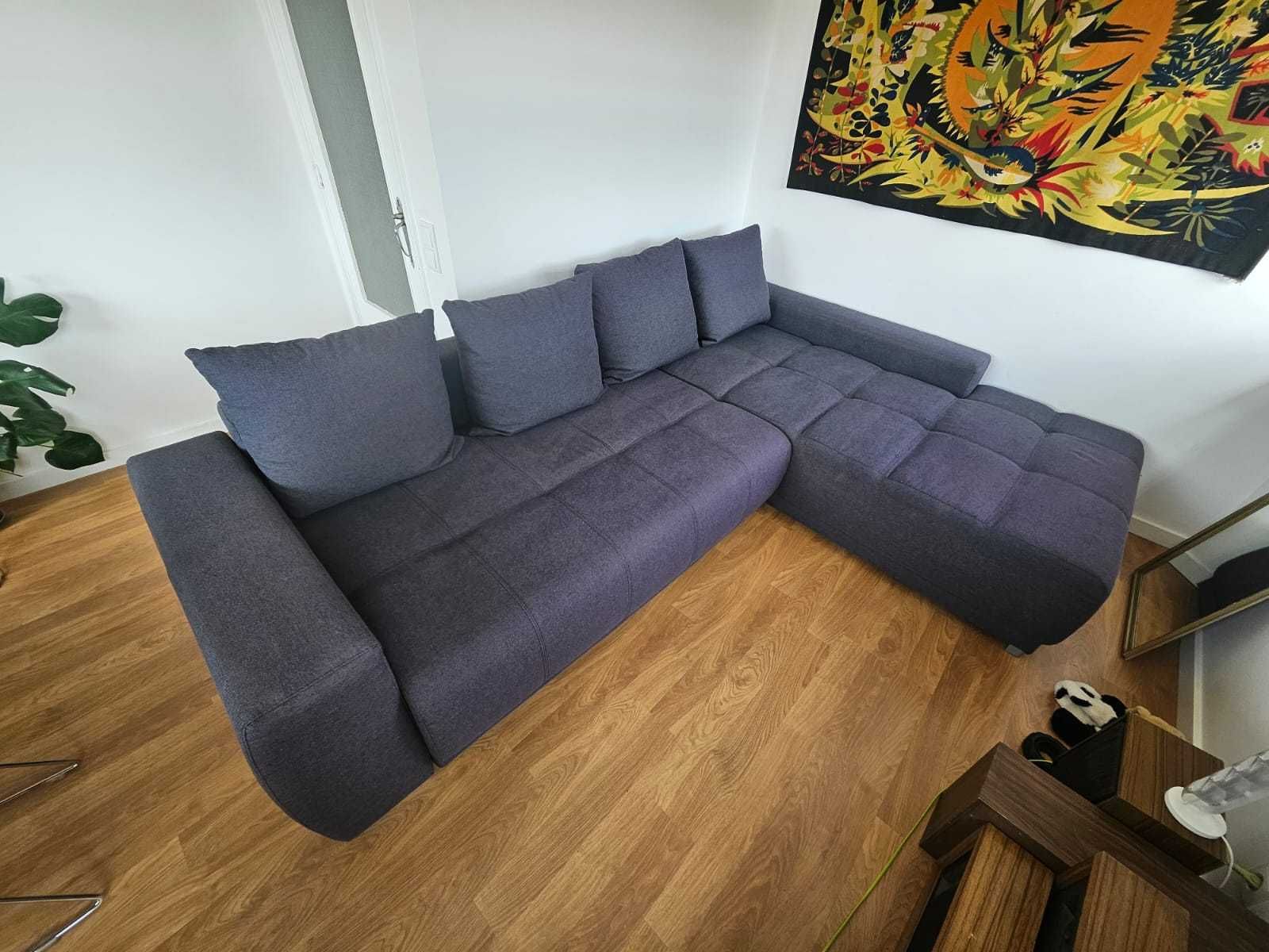 sofá cama com amofadas