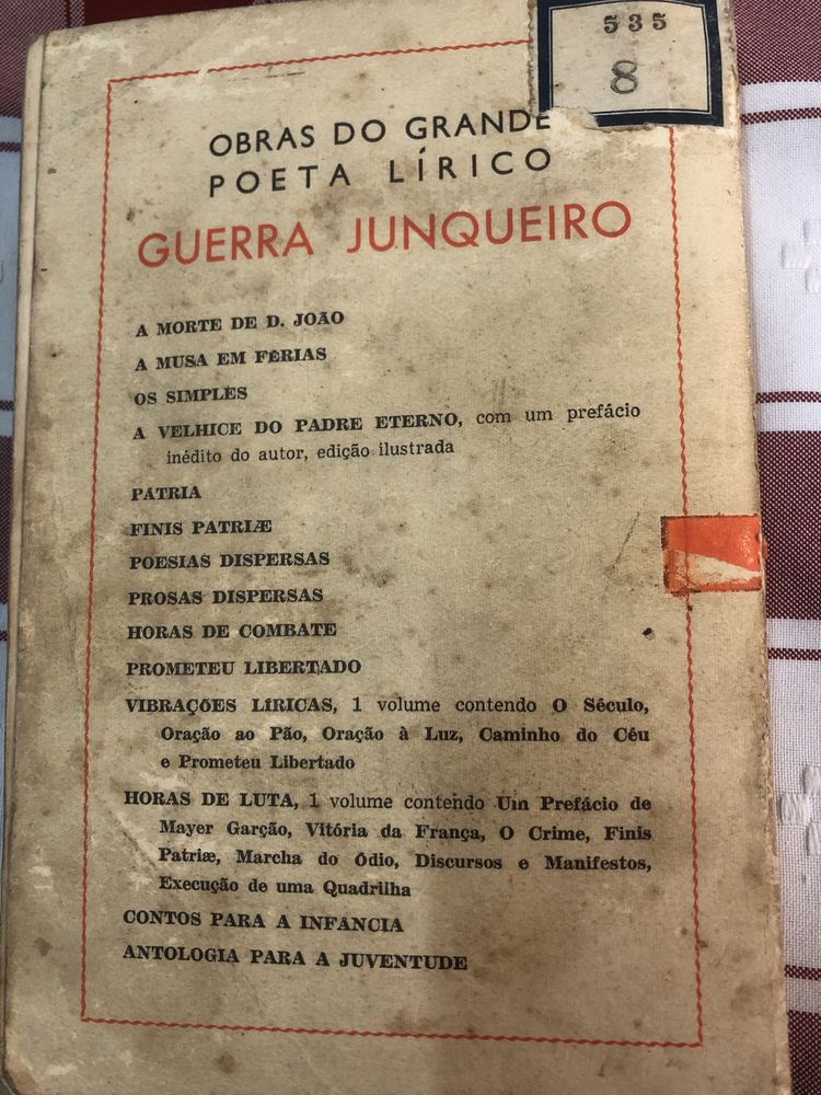 Livro  “A Cidade e as Serras” Eça de Queiroz