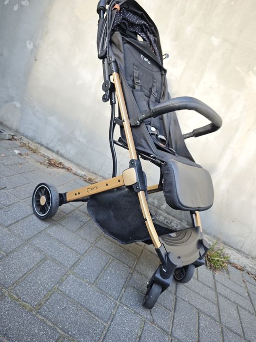 Wózek spacerowy Momi  estelle
