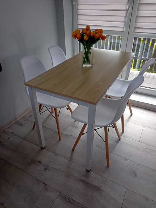 Stół z 4 krzesłami do salonu kuchni jadalni