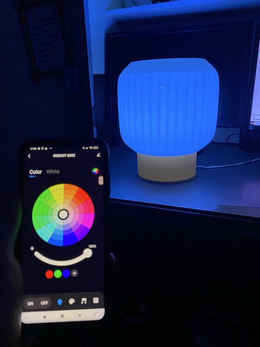 Лампа з зміною кольору