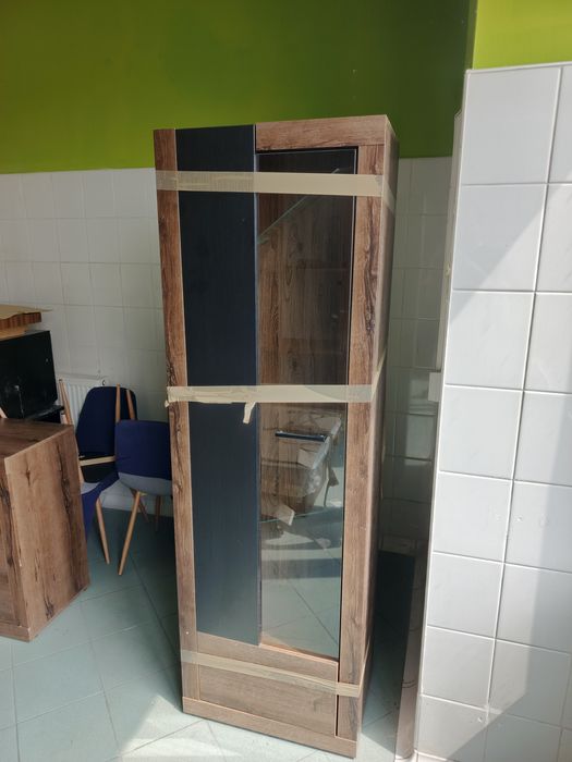 Witryna z przeszkleniem jak nowa. Forte Trass