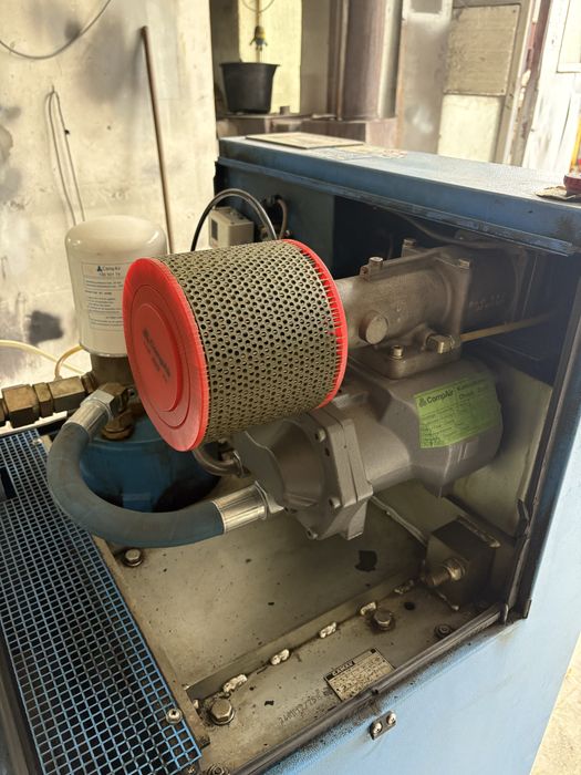 Kompresor sprężarka śrubowa CompAir start 016 11kw 1400l/min