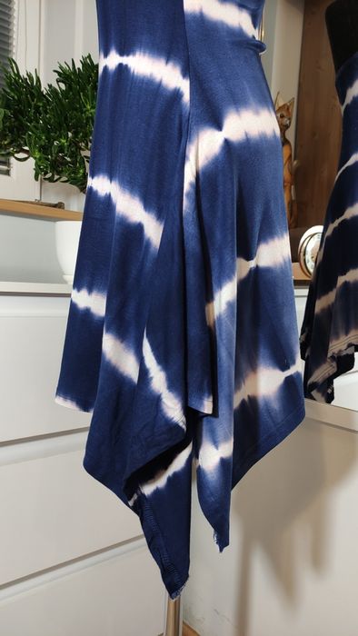 Letnia sukienka bokserka dłuższe boki S