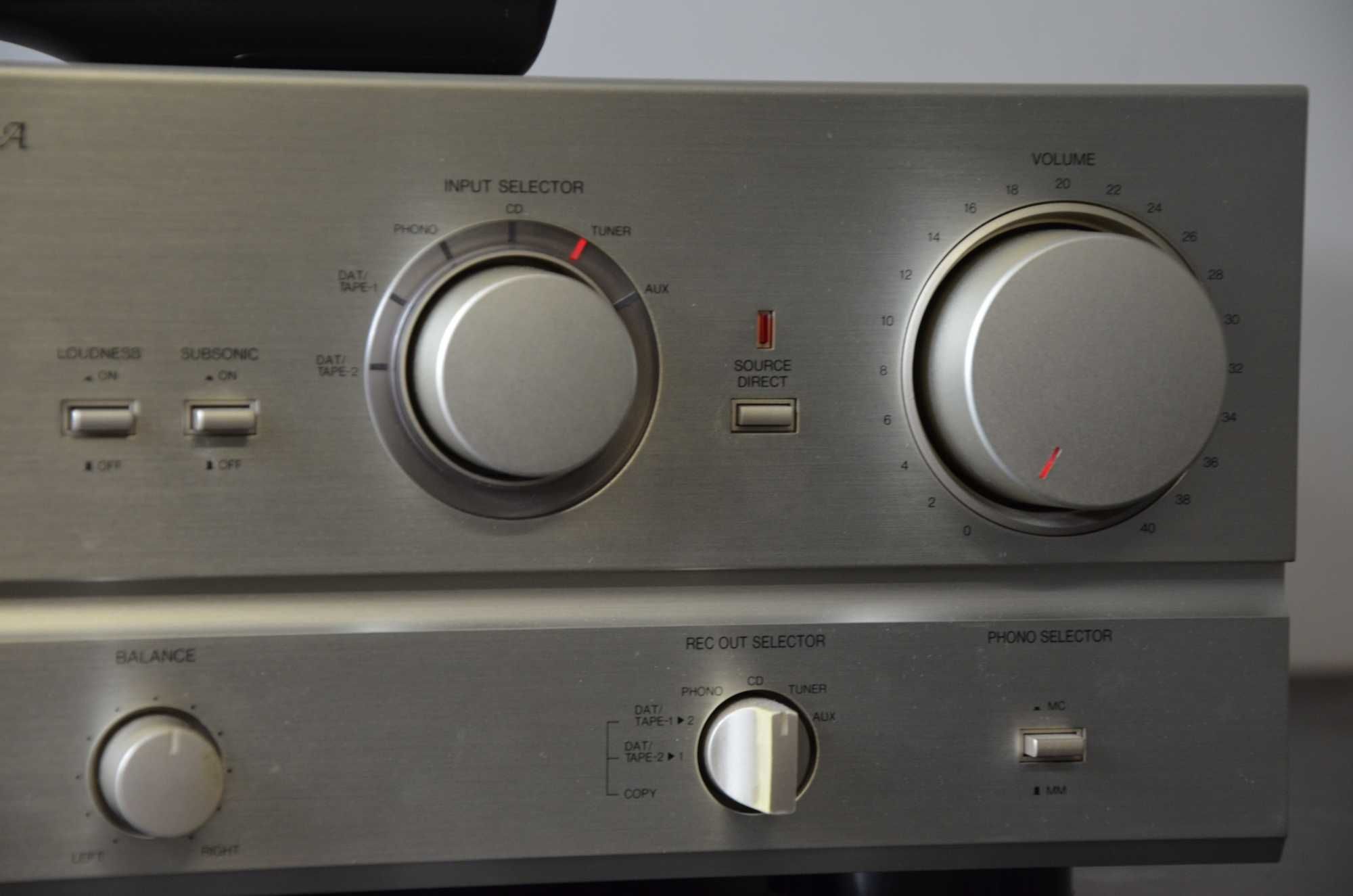 FLAGOWY WZMACNIACZ DENON PMA-980 stereo okazja Pilot okazja srebrny