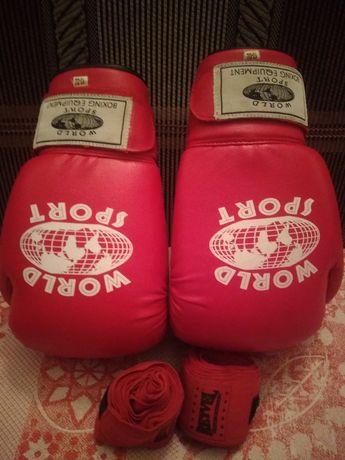 Продам боксерские перчатки+ бинты