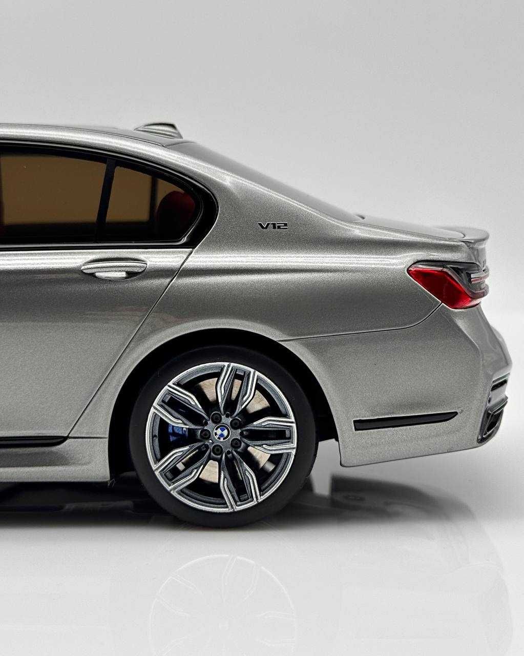 BMW M760 Li (G12) 2020 Модель авто 1:18 GT Spirit