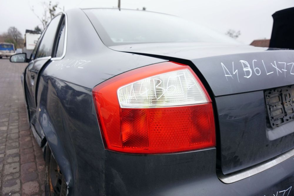 LAMPA TYLNA LEWA A4 B6 SEDAN  AUDI 2000-2006
