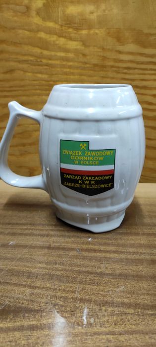 stary kufel pokal dekoracja