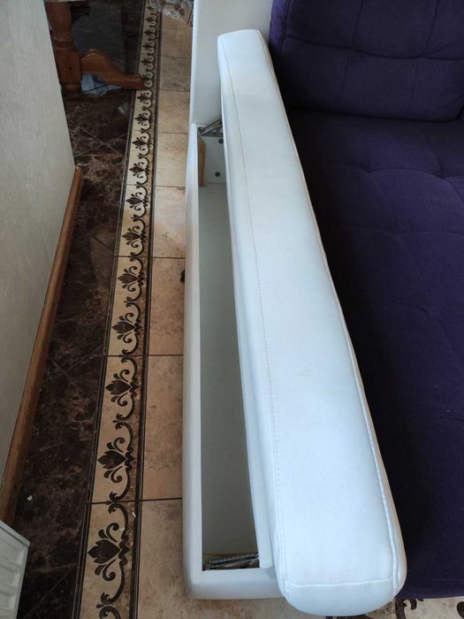 Диван шкіряний Довжина 273; ширина - 105, у розкладеному вигляді- 180.