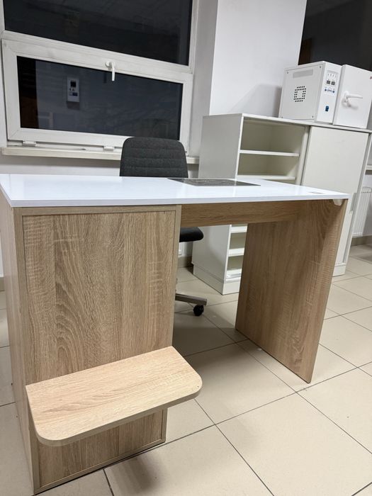 Продам стіл манікюрний