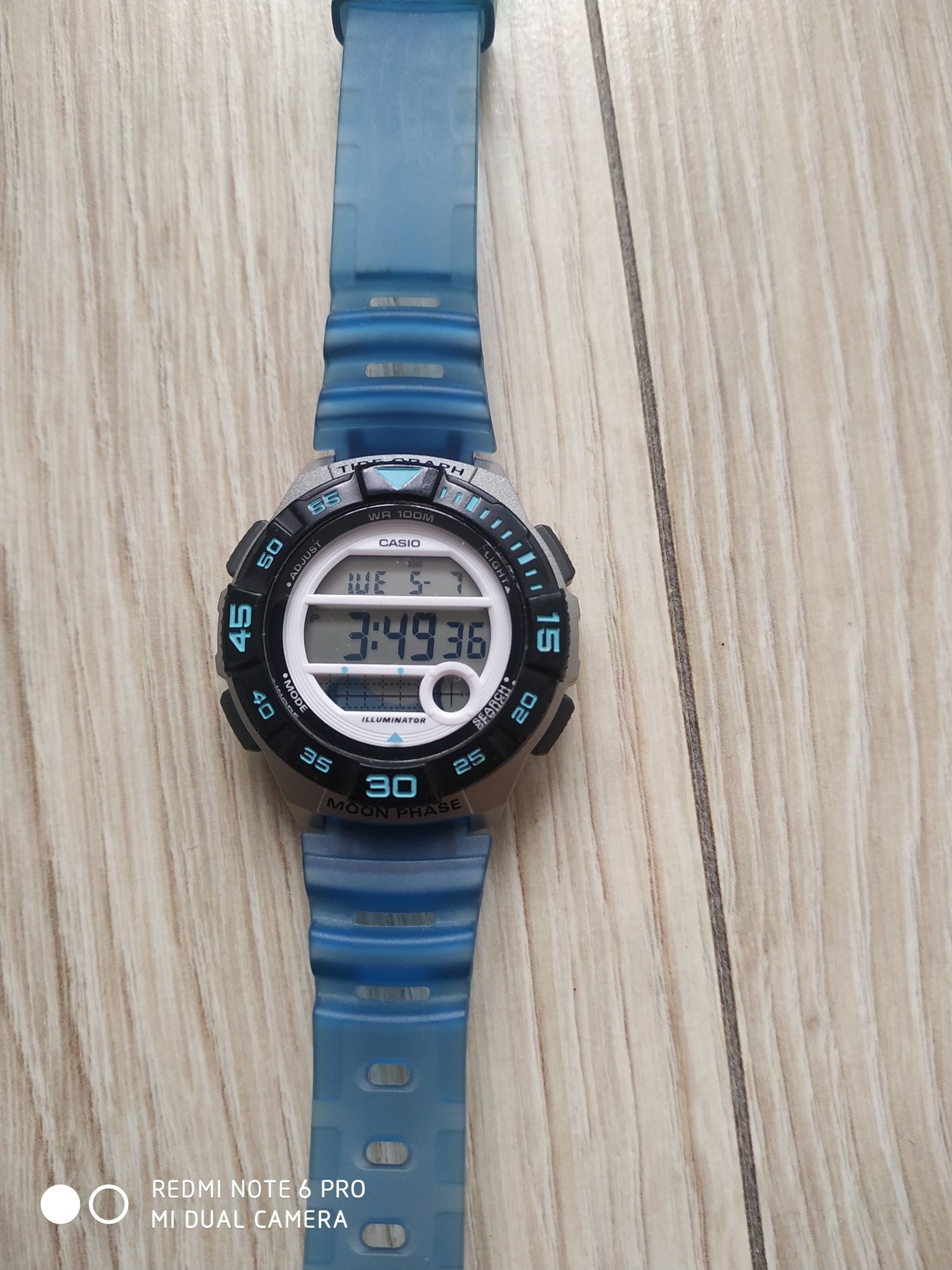 Zegarek Casio Iluminator LWS - 1100 H
