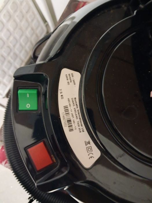 Aspirador numatic harry