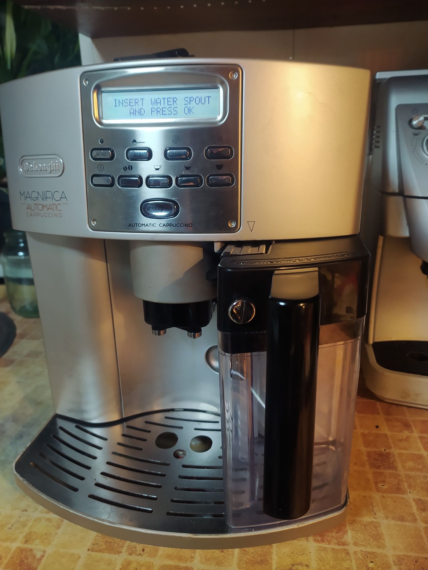 Кофемашина Delonghi magnifica automatic cappuccino