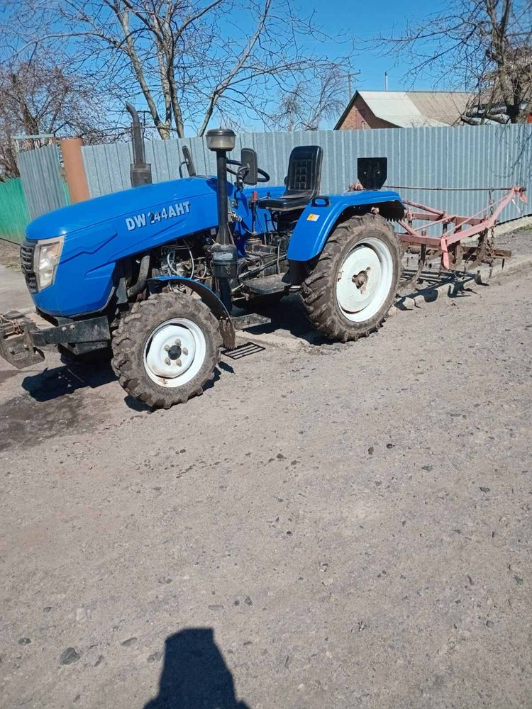Трактор DW-244AHT