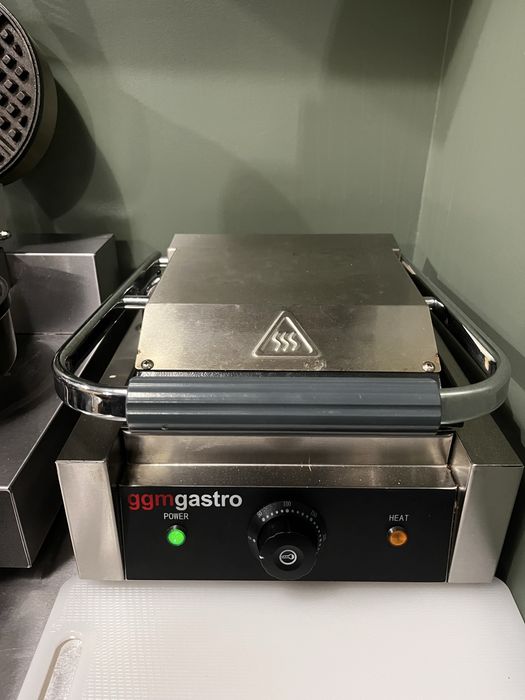 Vendo maquina de waffle, e uma de tostas