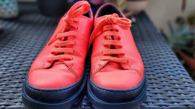 Sapatos Camper em couro liso