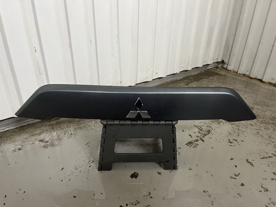 Накладка для задней ляды Mitsubishi outlander XL