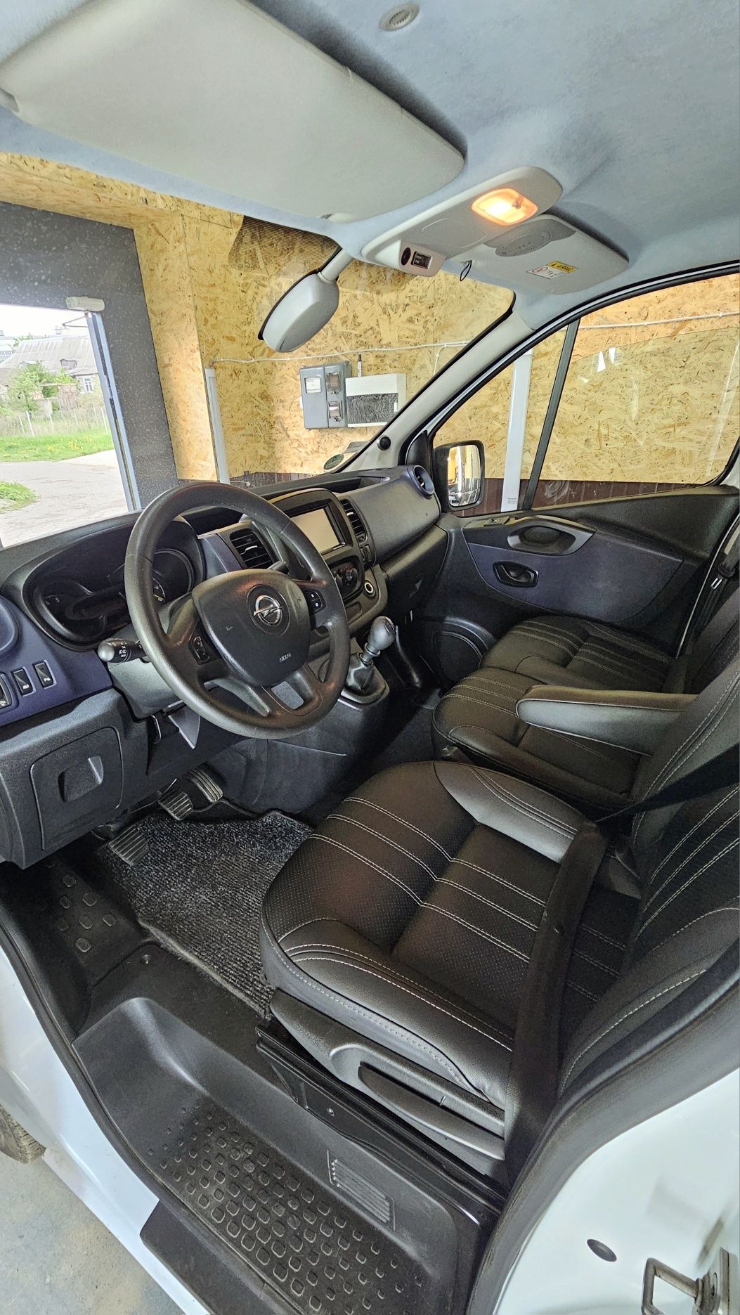 Open Vivaro пасажир