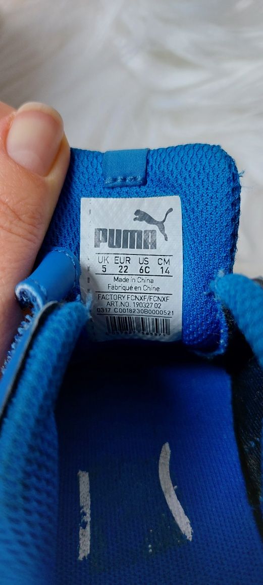 Niebieskie sportowe buty niemowlęce Puma rozmiar 22