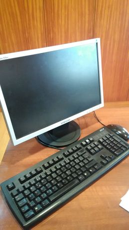 Computador e monitor