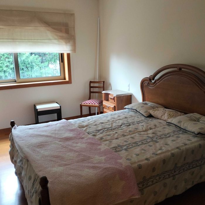 Apartamento T2 mobilado com garagem fechada