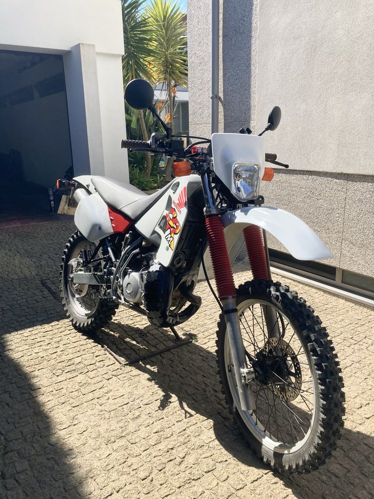 Honda CRM 125 em muito bom estado