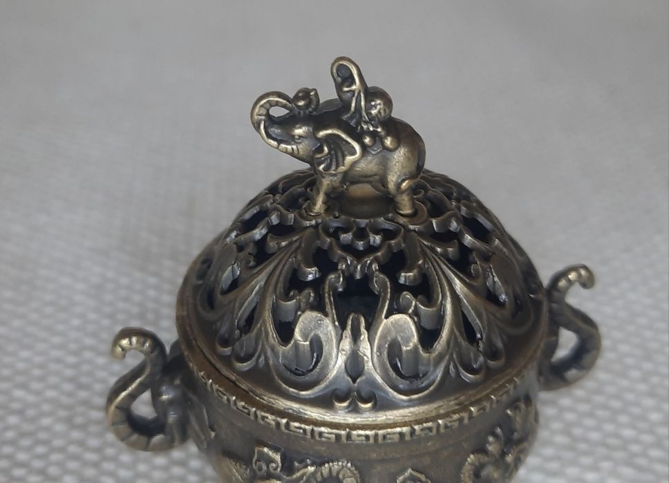 Defumador em bronze antigo
