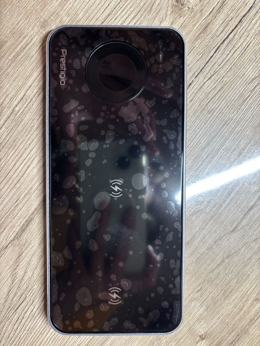 Продам беспроводную зарядку Prestigio ReVolt A5
