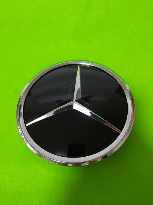 A1648880411 Емблема в решітку радіатора під дістронік Mercedes