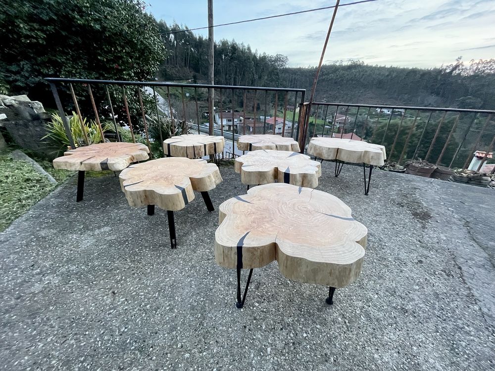 Mesa centro estilo rústica de madeira de cedro e resina epoxy (novo)