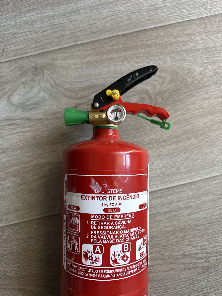 Extintor de incêndio 2Kg Pó ABC