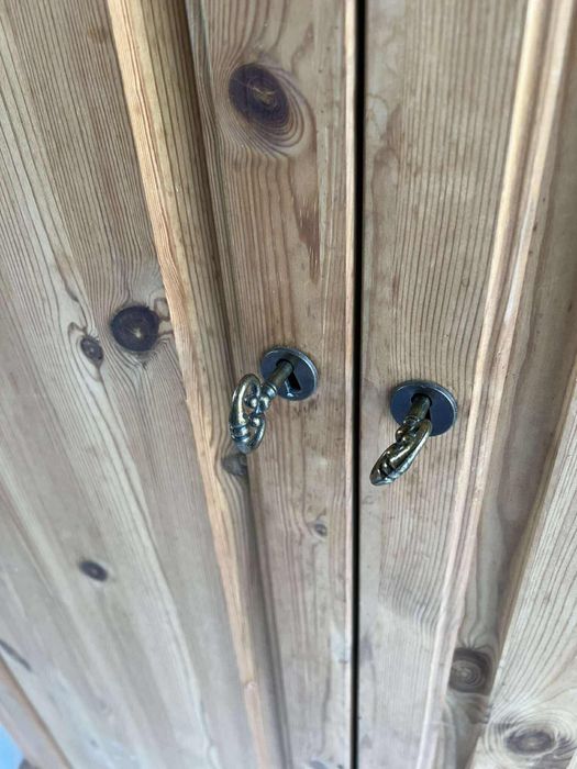 Komoda - szafa z litego drewna