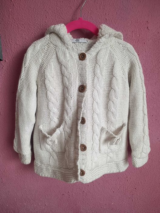 Kurtka jesienno zimowa dziewczęca. Sweterowa kurtka.