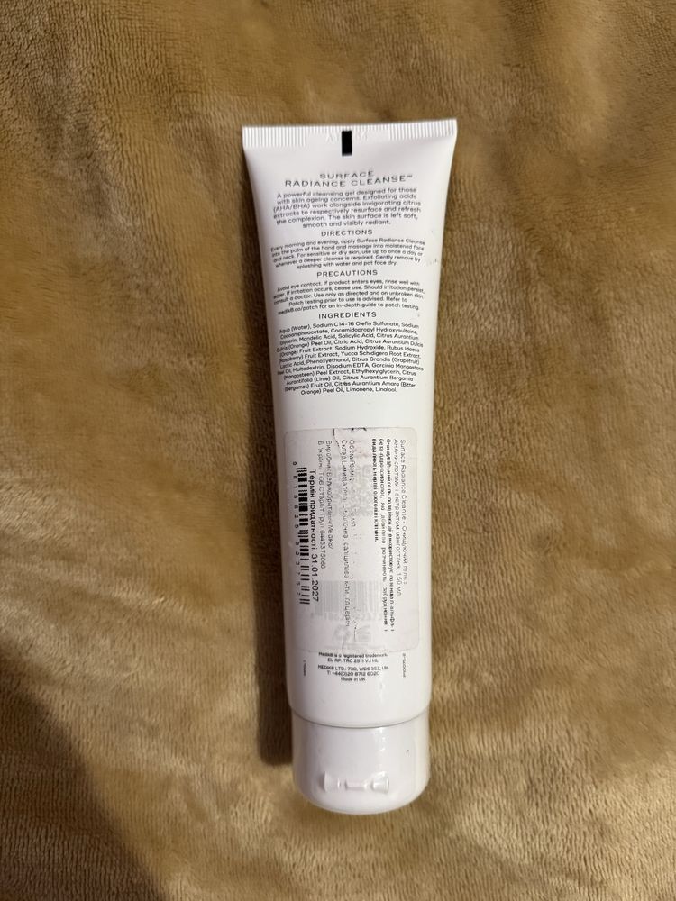 Medik8, SURFACE RADIANCE CLEANSE, гель для вмивання, відлущуючий гель