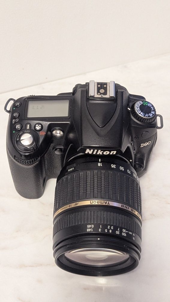 Nikon D90 + Tamron 18-200