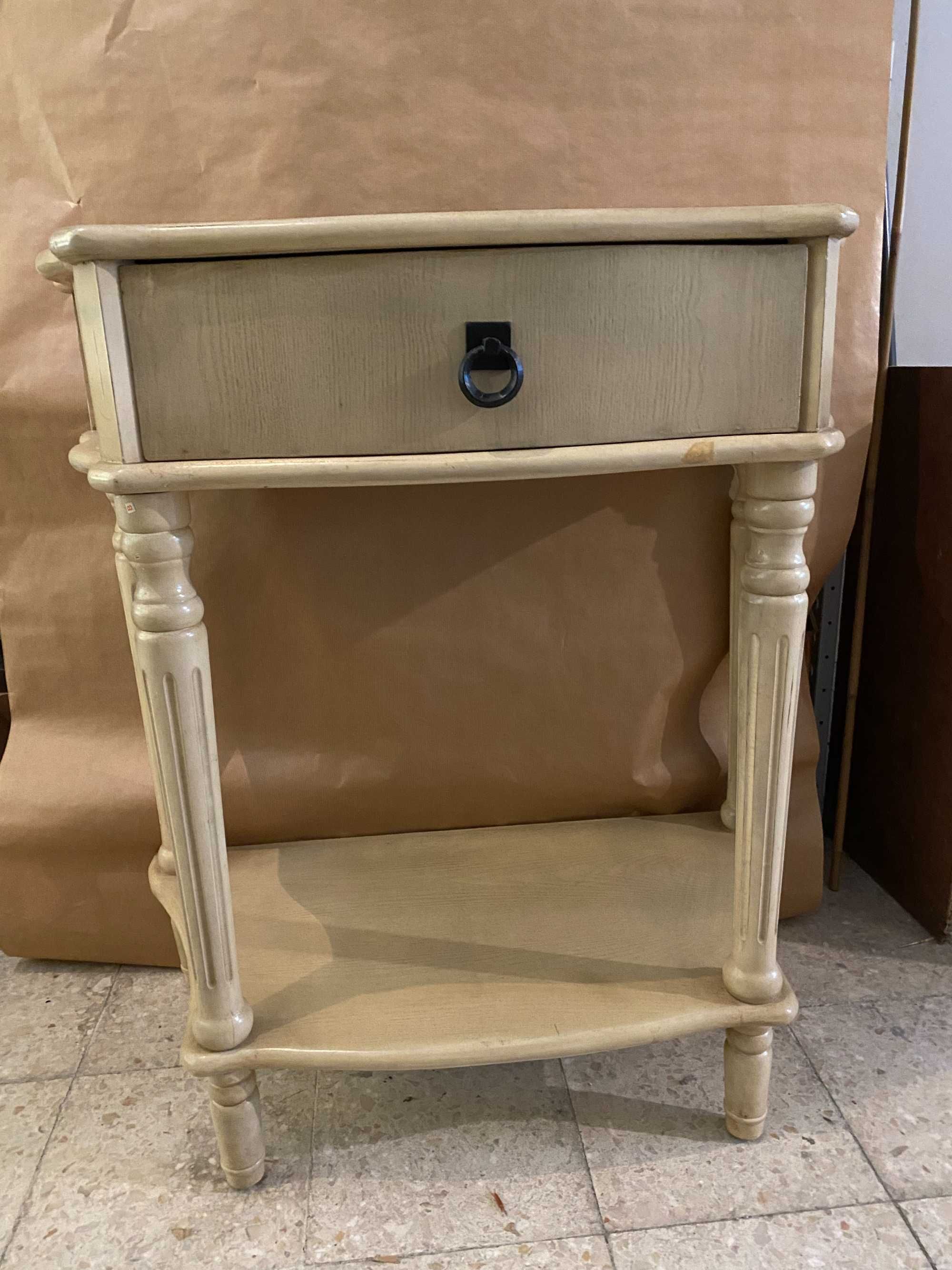Mesa de apoio em madeira (PREÇO NOVO))