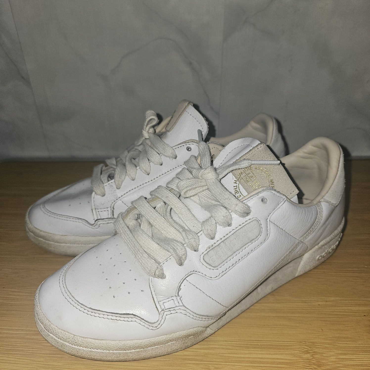 Шкіряні кросівки Adidas Continental 80 
РАСПРОДАЖА