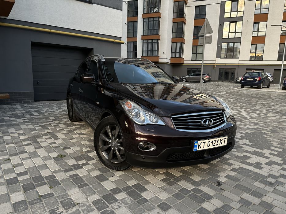 Infiniti ex35 2010