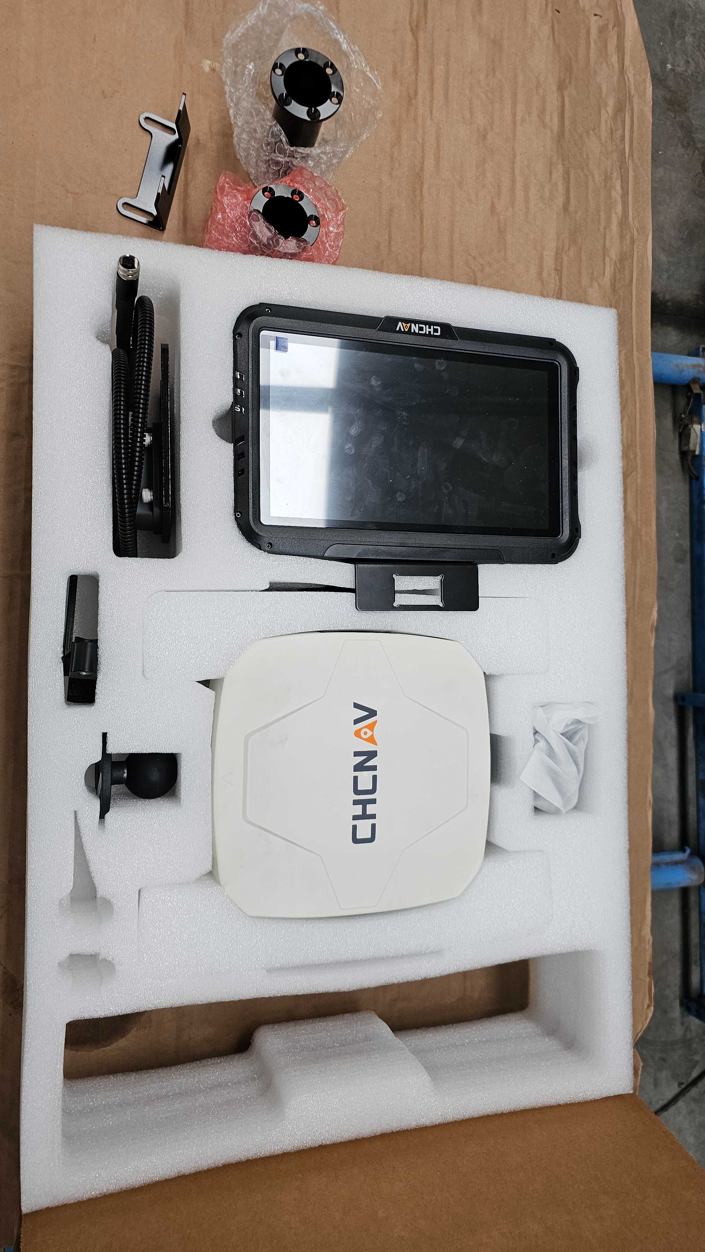 Nawigacja rolnicza CHCNAV sprzedaż i montaż RTK 2,5cm GPS